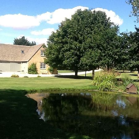 Gardeners Cottage Crudwell Exterior foto
