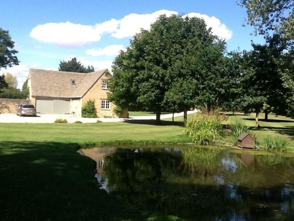 Gardeners Cottage Crudwell Exterior foto